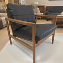 Poltrona Vintage de Alta Qualidade – Elegância e Conforto Moderno