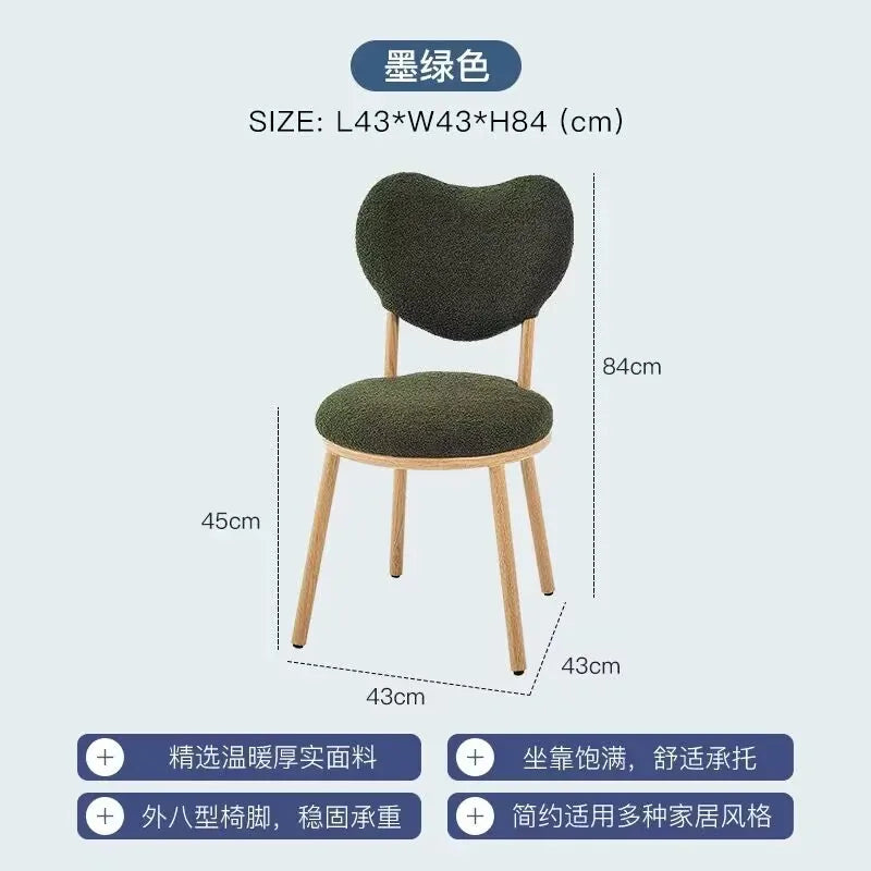 Cadeira de Encosto Coração em Veludo - Elegância e Conforto Moderno